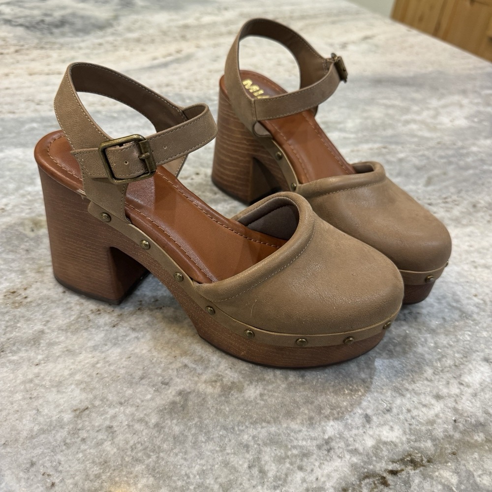 MIA Platform Pump Wood Block Heel Mary Jane Brown Studded Women's Sz 8.5 Buckle